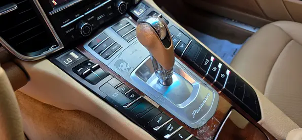 2011 Porsche PANAMERA — миниатюра 13