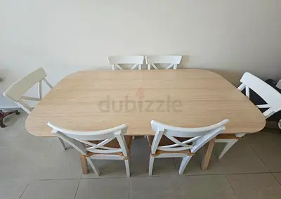 Solid wood dining table with 6 cross-back chairs - light oak/white