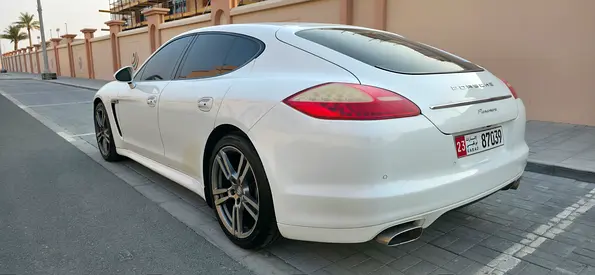 2011 Porsche PANAMERA — миниатюра 4