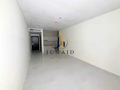 Huge specious studio-6 cheque possible-One month free-Free cover parking