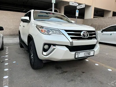 2019 Toyota FORTUNER 照片 3