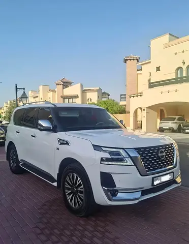 Nissan Patrol LE Platinum City 2013 | GCC Specs | Top Option