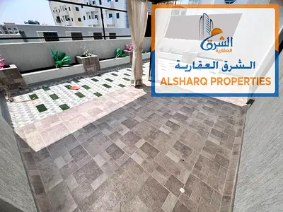 تاني ساكن  اجمل وارقي غرفتين وصاله مع رووف  راقي في الحميديه 1  قريب من المحكمه  تشطيبات حديثه سوبر ديلوكس  غرفه خادمه  رووف كبير  غرفتين ماستر  بلكون