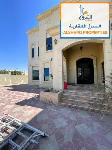 السيوح الشارقة | فيلا للإيجار | دورين | 5 غرف | 7 حمامات | شارع قار | صيانة كاملة | 170 ألف | 4 دفعات