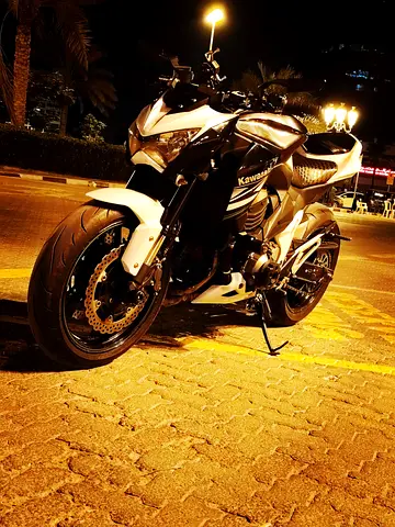Kawasaki Z800 SuperBike