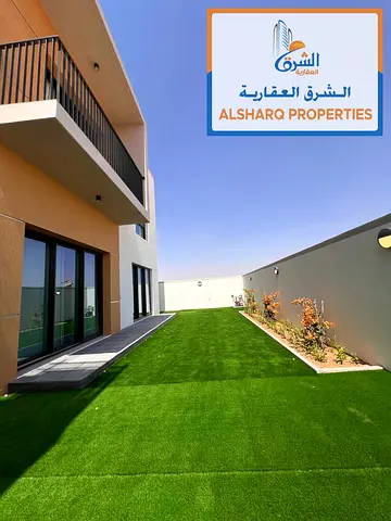 فيلا فاخرة للإيجار في كومباوند أزهى العامرة عجمان 4 غرف نوم وغرفة خادمة و2 باركن مع مسبح وجيم ومرافق متكاملة 120000 على 4 دفعات