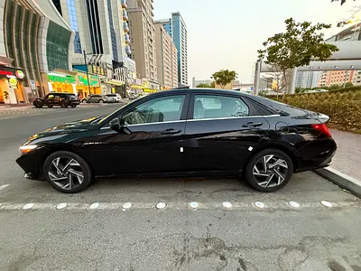 2025 Hyundai ELANTRA 缩略图 8