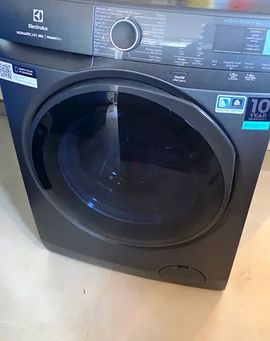 Electrolux UltimateCare 500 Washer Dryer 9/6kg-Like New