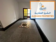 Un appartement spacieux d'une chambre avec une excellente disposition, comprenant un balcon offrant 
