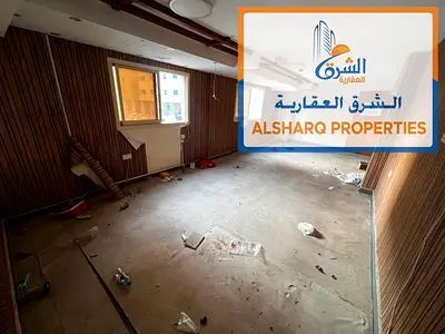مكتب تجاري  مساحه كبيره للإيجار السنوي  تشطيبات ممتازه في موقع حيوي  النعيمية 2  شارع الكويت علي الطريق الرئيسي مباشره