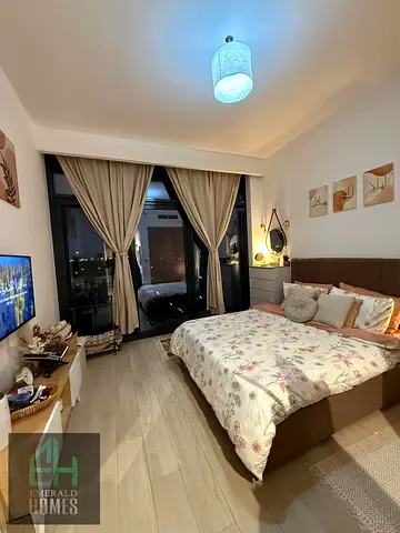 Spacious Studio |Prime location | Pool view |unfurnished