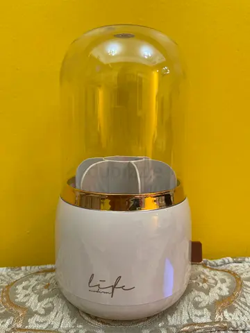 Compact makeup brush organizer