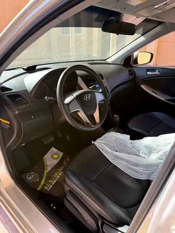 2015 Hyundai ACCENT — миниатюра 3