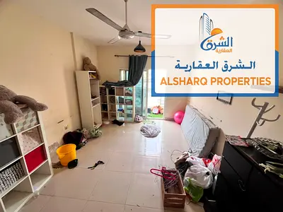 شقة غرفة وصالة بمساحة كبيرة، تقع بالقرب من ماكدونالدز، في موقع حيوي قريب من جميع الخدمات