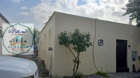 للبيع بيت في الناصرية ٣قسم اول في ٣غرف وصالة ومطبخ قسم ثاني في 3 غرف وصالة ومطبخ قسم الثالث في ٢غرف وصالة ومطبخ مساحة 36000 الف مطلوب في 680000 الف سعر قابل