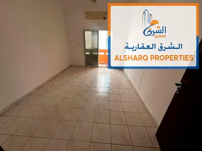 غرفتين وصالة _ ثاني صف من كورنيش عجمان _ 28,000 درهمسنويا _ موقع حيوي قريب الخدمات _ سهل المخرج الي دبي والشارقه