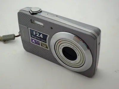 BenQ 16MP Compact Digital Camera with F2.4 Lens