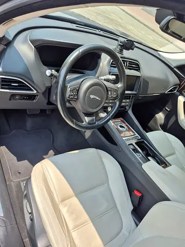 صورة مصغرة 13 لـ 2017 Jaguar F-PACE