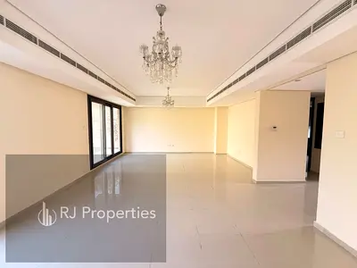 Lavish 3BHK Corner Townhouse Huge Garden Big Size Prime Living Affordable Price