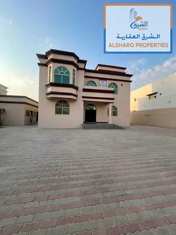 Spacious Residential & Commercial Villa for Annual Rent in Al Rawda 2