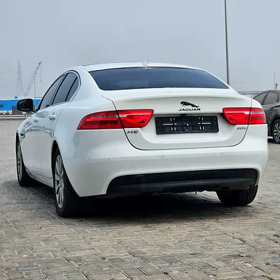 صورة 6 لـ 2016 Jaguar XE