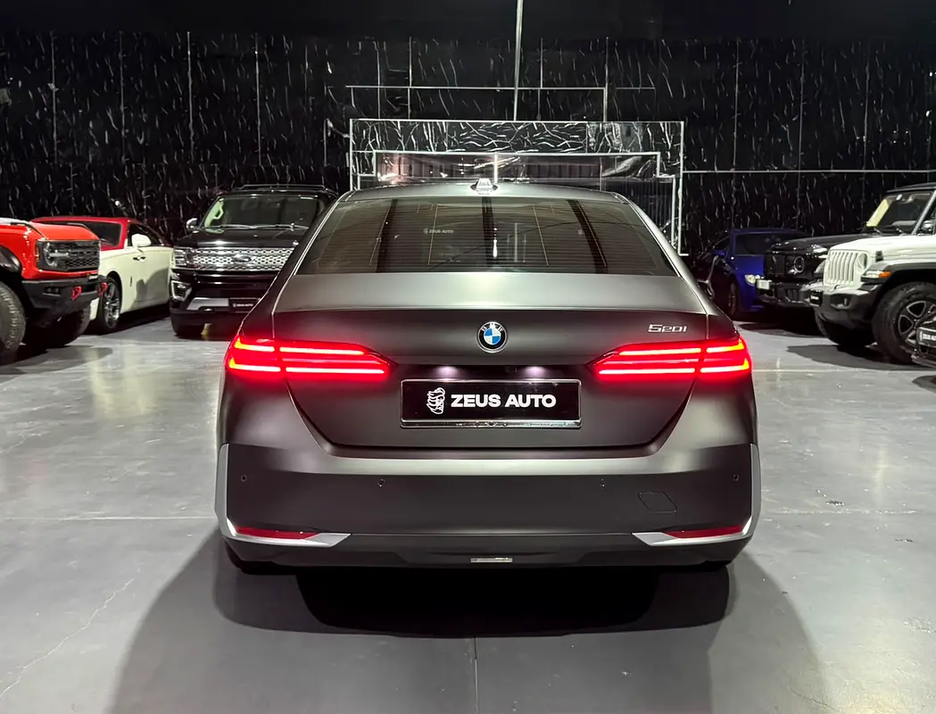 BMW 5-Series 2025