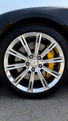 2012 Aston Martin RAPIDE — миниатюра 11