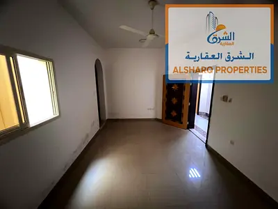 الروضه 2 عجمان _تكييف سبيلت _مطبخ منفصل _الموقع مميز _سكن عائلات