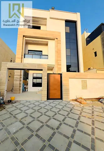 🏡 For Sale | Elegant 3-Level Villa in Al Yasmine, Al Meydan  Discover refined living in this beautifully designed villa featuring:  ✨ Plot Area: 280