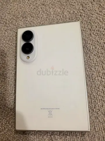 Z fold 8 white