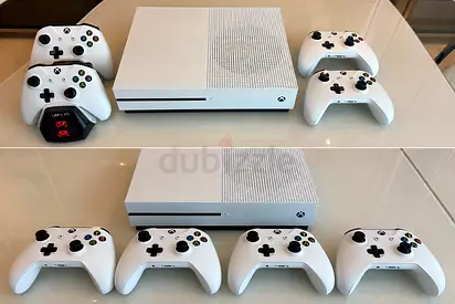 Xbox One 1TB White | 4 Original Microsoft Controllers + Charging Dock | Immaculate