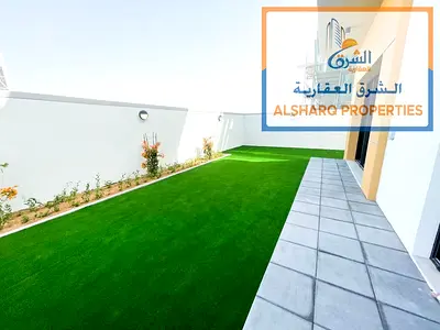 فيلا للإيجار السنوي في كومباوند أزهى – العامرة، عجمان، بموقع مميز داخل مجمع سكني متكامل الخدمات.