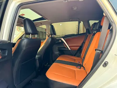 2018 Toyota RAV 4 — фото 11