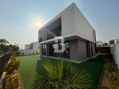 BRAND NEW| DRIVER MAIDS ROOM| LANDSCAPED| BY POOL