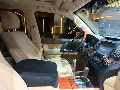 صورة 8 لـ 2015 Toyota LAND CRUISER