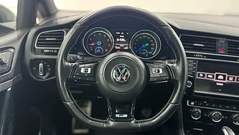 صورة 13 لـ 2016 Volkswagen GOLF R