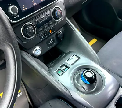 2019 Nissan LEAF 照片 16