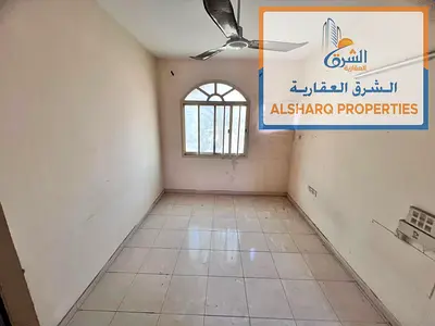 غرفتين وصالة_ 2 حمام_ تكييف ويندو_ قريب من دي تو دي_سهل المخرج للشارقة ودبي