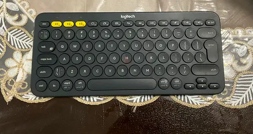 Logitech K380 multi-device bluetooth keyboard, dark grey, Excellent condition
