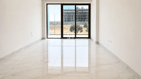 BRIGHT APARTMENT | HUGE LAYOUT | PREMIUM QUALITY