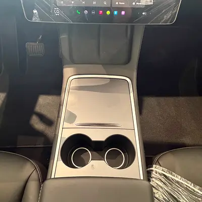 صورة 9 لـ 2024 Tesla MODEL Y