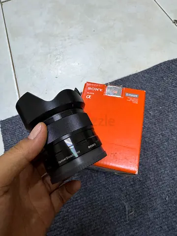 Sony 35mm F1.8 OSSmount Lens (with hood and Filter ) - Good Condition
