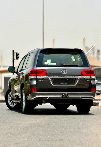 صورة 4 لـ 2017 Toyota LAND CRUISER