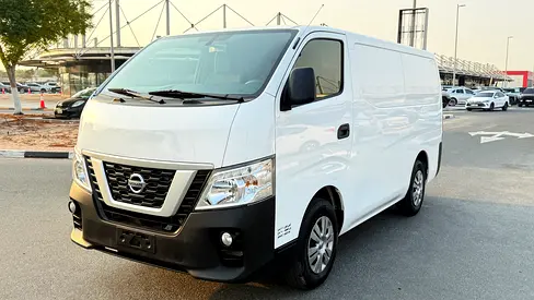 Nissan Urvan 2022 Standard GCC Specs - Manual Transmission