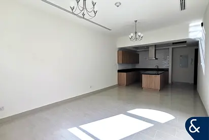 Spacious One Bedroom | Vacant | 818Sq.Ft