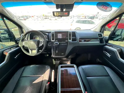 صورة 10 لـ 2021 Toyota GRANVIA