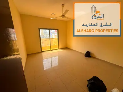 غرفتين وصالة_ 2 بلكونة_ 2 حمام_ تكييف مركزي_ غاز مركزي_سهل المخرج للشارقة ودبي