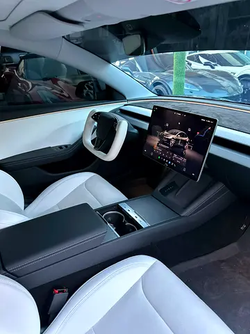 صورة 10 لـ 2024 Tesla MODEL 3