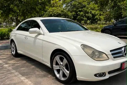 Mercedes-Benz CLS-Class CLS 500 2010 GCC Specs low mileage one owner free accidents
