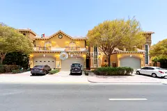 Modern Renovated 3BR | Upgraded Kitchen